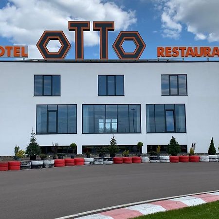 Otto Hotel-Restaurant リウネ エクステリア 写真