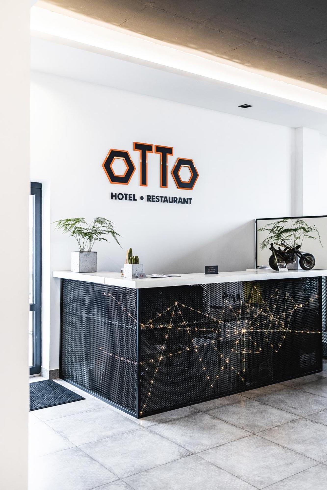 Otto Hotel-Restaurant リウネ エクステリア 写真